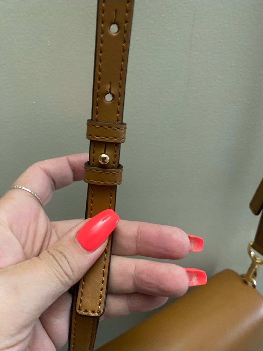 Michael Kors Sloan Editor Leather messenger bag - Picture 6 of 14